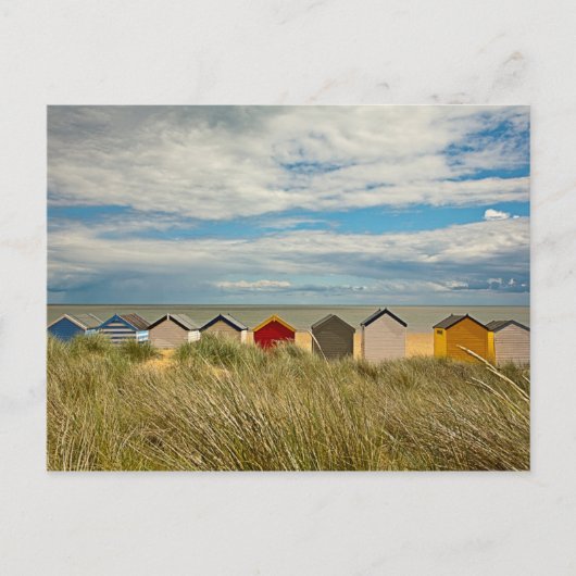 Carte Postale Des cases aux couleurs vives sur la plage (Devant)