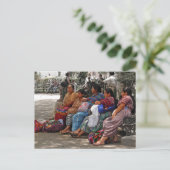 Carte postale des fournisseurs mayas (Debout devant)
