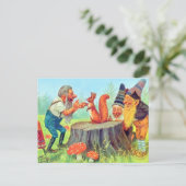 Carte Postale Des Gnomes amicaux observent un écureuil (Debout devant)
