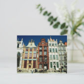 Carte postale des maisons étroites (Debout devant)