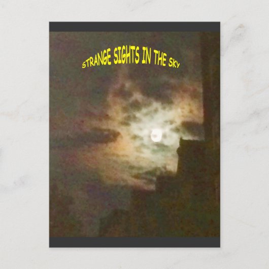 Carte Postale Des points de vue étranges dans le ciel (Devant)