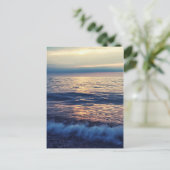 Carte Postale Des vagues détendues (Debout devant)