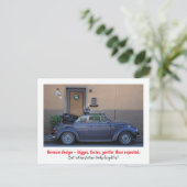 Carte Postale design allemand – plus grand, plus rapide, plus do (Debout devant)