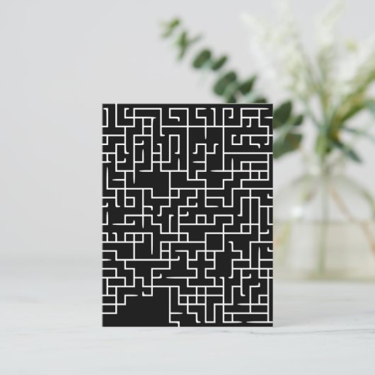 Carte Postale Design labyrinthique noir (Debout devant)