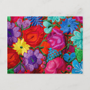 Carte Postale Détail de la broderie traditionnelle textile flora