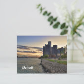 Carte postale Detroit (Debout devant)