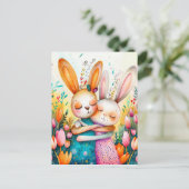 Carte Postale Deux Bunnies de l'Est à Tulip Field (Debout devant)