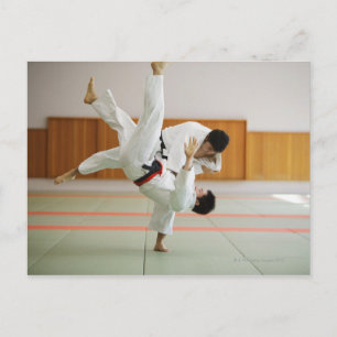 Carte Postale Deux hommes en compétition dans un match de Judo 3