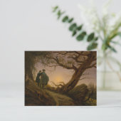 Carte Postale Deux hommes qui envisagent la lune (Debout devant)