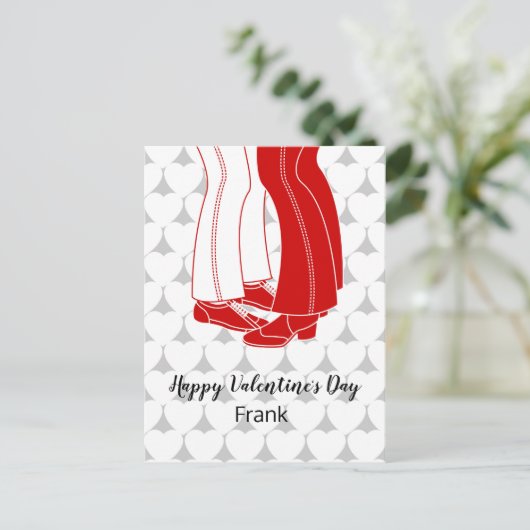 Carte Postale Deux hommes s'embrassant le jour de la Saint-Valen (Debout devant)