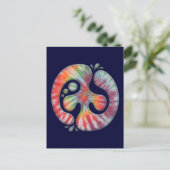 Carte Postale Déversement de paix à cravate-Dye (Debout devant)