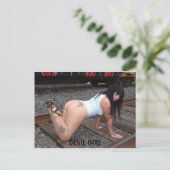 CARTE POSTALE DEVIL GIRL (Debout devant)