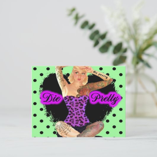 Carte Postale Die Pretty (Debout devant)
