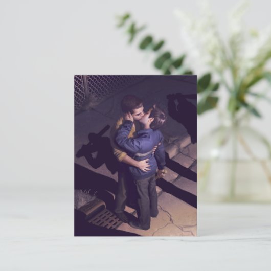 Carte Postale Difficile (carte postale) (Debout devant)