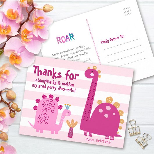 Carte Postale Dinosaures de remise de diplôme rose fille kawaii 
