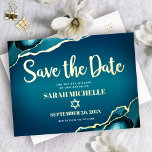 Carte Postale D'invitation À Feuilles D'aluminium Bat mitzvah Date de sauvegarde Turquoise Ombre Aga<br><div class="desc">Assurez-vous que tous vos amis et parents pourront célébrer le Bat mitzvah de votre fille! Envoyez cette carte postale cool, unique, moderne et personnalisée "Save the Date" en feuille d'or véritable faire-part. Véritable écriture de feuille d'or typographie, véritable feuille d'or Star of David, et blanche sans serif typographie superposent un...</div>