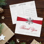 Carte Postale D'invitation À Feuilles D'aluminium Diamante Flocon de neige et Ruban rouge Mariage d'<br><div class="desc">Célébrez en style avec ces élégantes feuilles de mariage d'hiver pressées merci cartes postales. Ce design est facile à personnaliser avec votre propre libellé et vos invités seront ravis quand ils reçoivent ces fabuleuses cartes postales.</div>