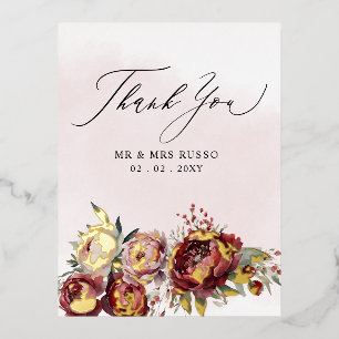 Carte Postale D'invitation À Feuilles D'aluminium Script élégant Burgundy Blush Floral Merci