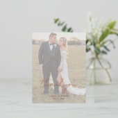 Carte Postale D'invitation À Feuilles D'aluminium Script rustique Photo Mariage moderne Merci (Debout devant)