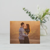 Carte Postale D'invitation À Feuilles D'aluminium Simple Gold Foil Script superposition Enregistrer  (Debout devant)