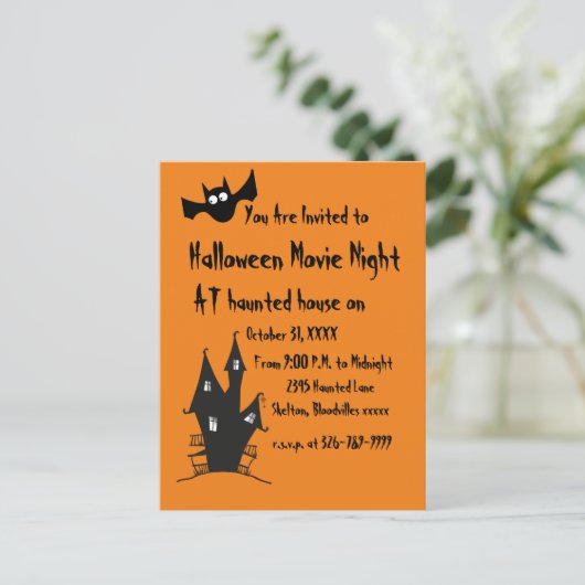 Carte postale d'invitation pour une soirée cinéma (Debout devant)