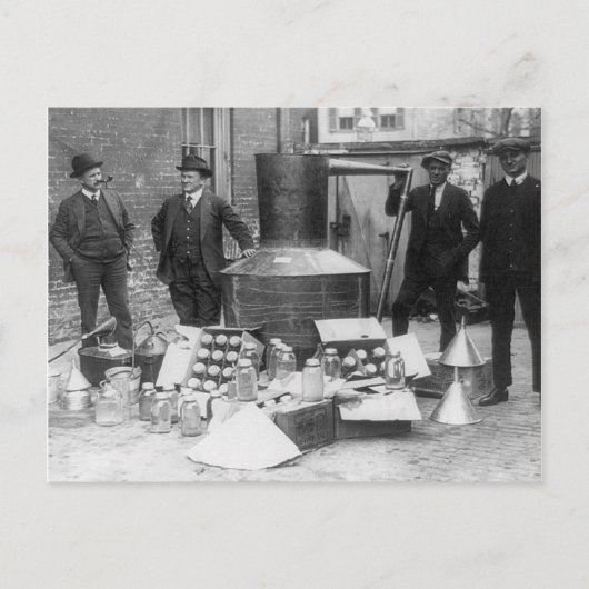 Carte Postale Distillerie d'alcool de contrebande saisie, 1922 (Devant)