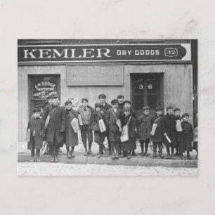Carte Postale Distribuer les journaux du dimanche, 1909