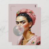 Carte Postale Diva avec foulard floral soufflant bulle gomme (Devant / Derrière)