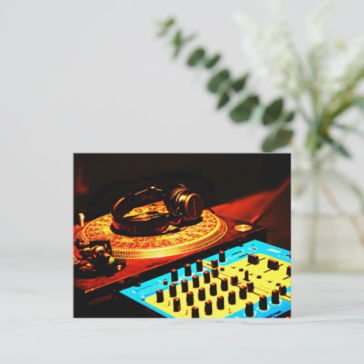 CARTE POSTALE DJ 6 (Debout devant)