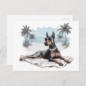 Carte Postale Doberman avec lunettes de soleil à la plage (Devant / Derrière)