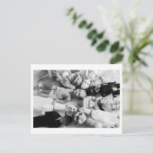 Carte Postale Doll Portrait - Plastic Dolls and Rubber Chickens (Debout devant)