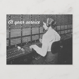Carte postale d'opératrice de standard téléphoniqu