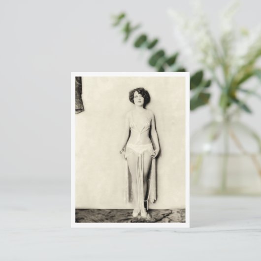 Carte Postale Dorothy Sebastian, Actrice américaine (Debout devant)