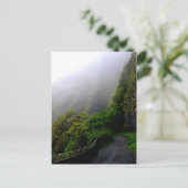 Carte postale "Down the Beaten Path" (Debout devant)