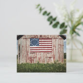 Carte Postale Drapeau américain peint sur la grange (Debout devant)