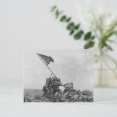 Carte Postale Drapeau américain sur Iwo Jima (1945) (Debout devant)