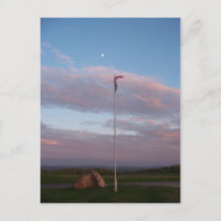 Drapeau de cimetière au crépuscule