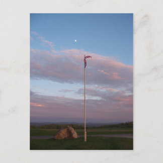 Carte Postale Drapeau de cimetière au crépuscule
