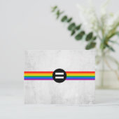 Carte Postale Drapeau des droits gays (Debout devant)