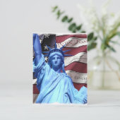 Carte postale Drapeau et statue de la liberté (Debout devant)