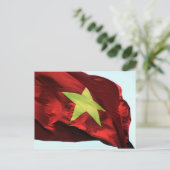 Carte Postale drapeau rouge vietnam (Debout devant)