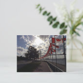 Carte Postale Drapeaux canadiens au bord de la rivière (Debout devant)
