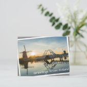 Carte Postale Drawbridge et moulins à vent au coucher du soleil  (Debout devant)