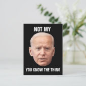 CARTE POSTALE DRÔLE DE JOE BIDEN (Debout devant)