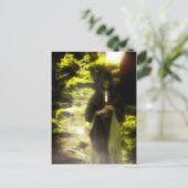 Carte Postale druide femelle en forêt (Debout devant)