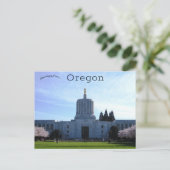 Carte postale du Capitole de l'État de l'Oregon à  (Debout devant)
