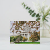 Carte postale du Capitole en automne (Debout devant)