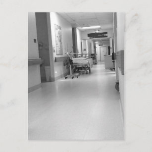 Carte postale du corridor hospitalier