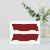 Carte postale du drapeau de la Lettonie (Debout devant)