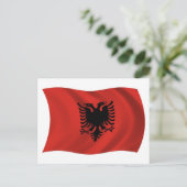Carte postale du drapeau de l'Albanie (Debout devant)